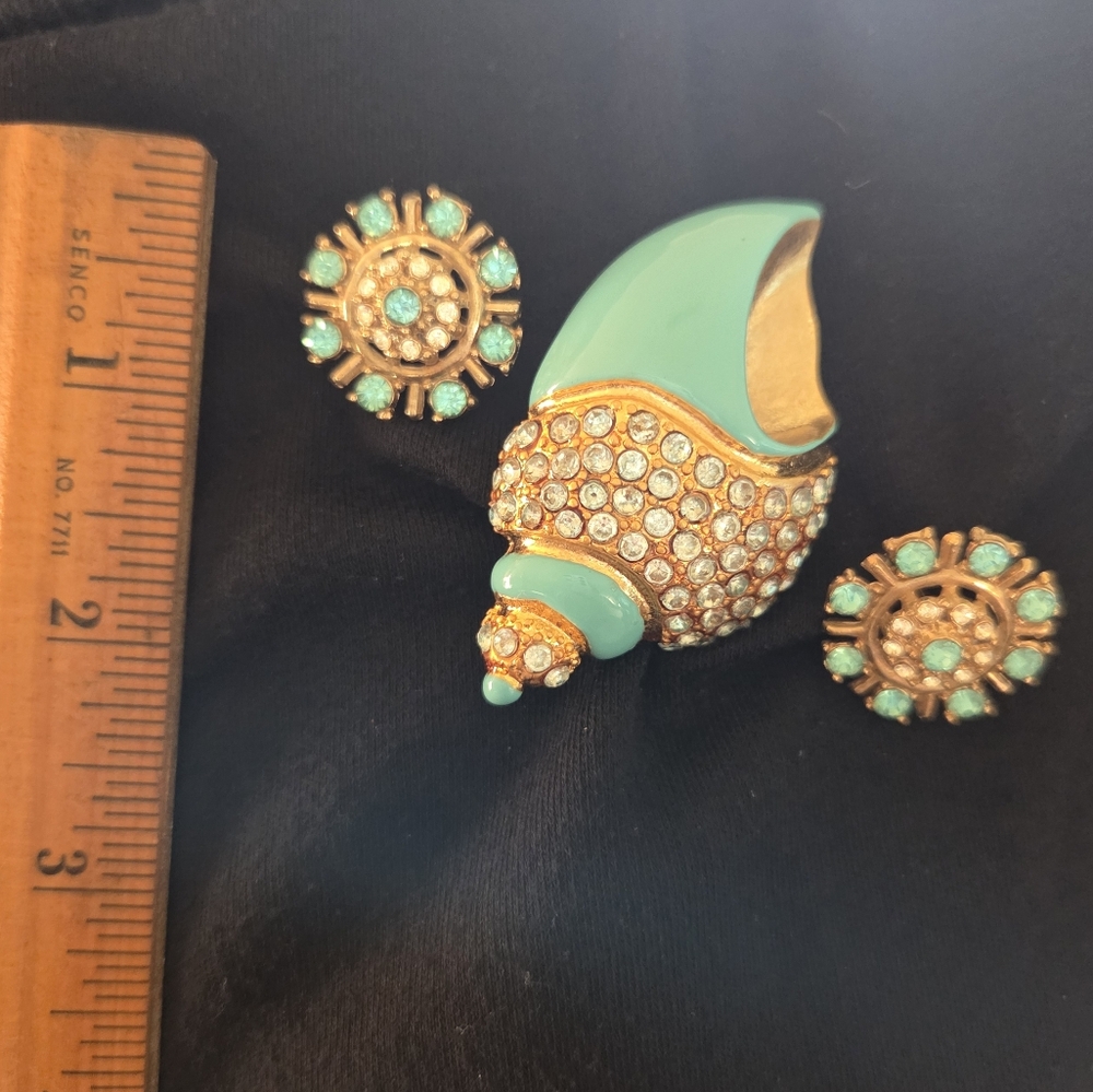 Turquoise and Gold Brooch Set - Picture 3 of 4